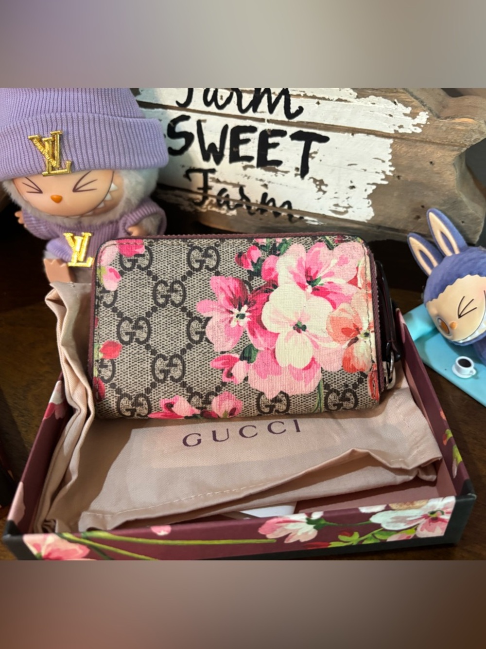 Gucci Blooms Floral Beige and Pink small zip around wallet in EUC full inclusion